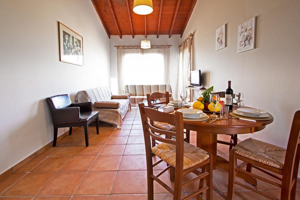 Polis G&E Beach Apartments מראה חיצוני תמונה